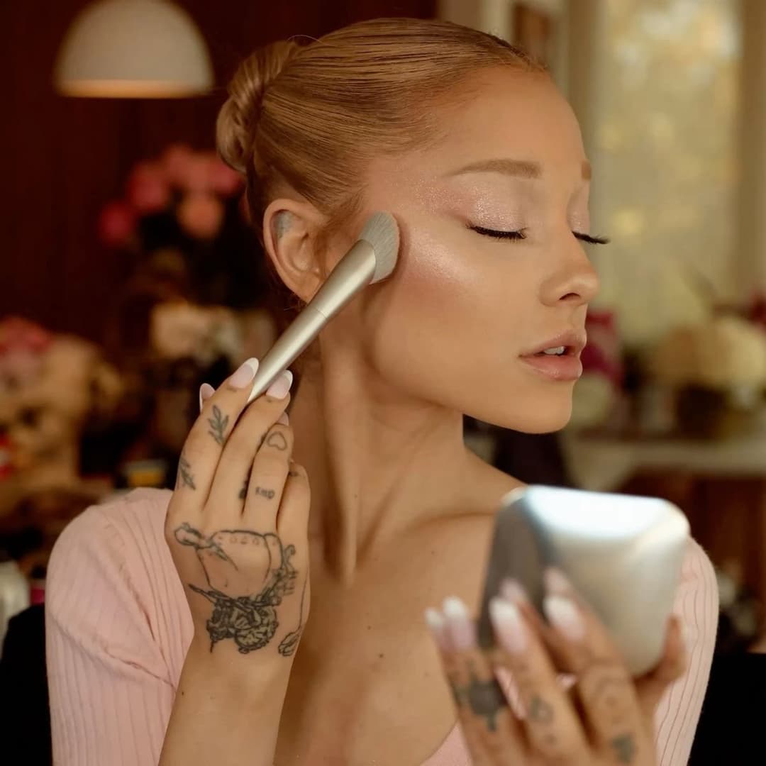 Ariana Grande 2025 face porn ?