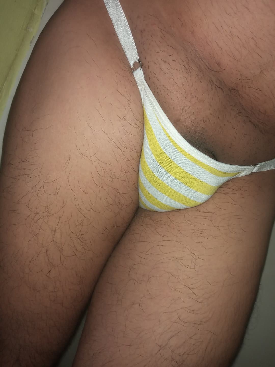 Click to view full size 20250617Me dieron muchas ganas de que me acaben en la cara. Que me dejen leche en la barba. Marica!!