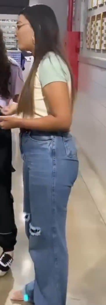 Isabella crente peituda / Isabella busty believer