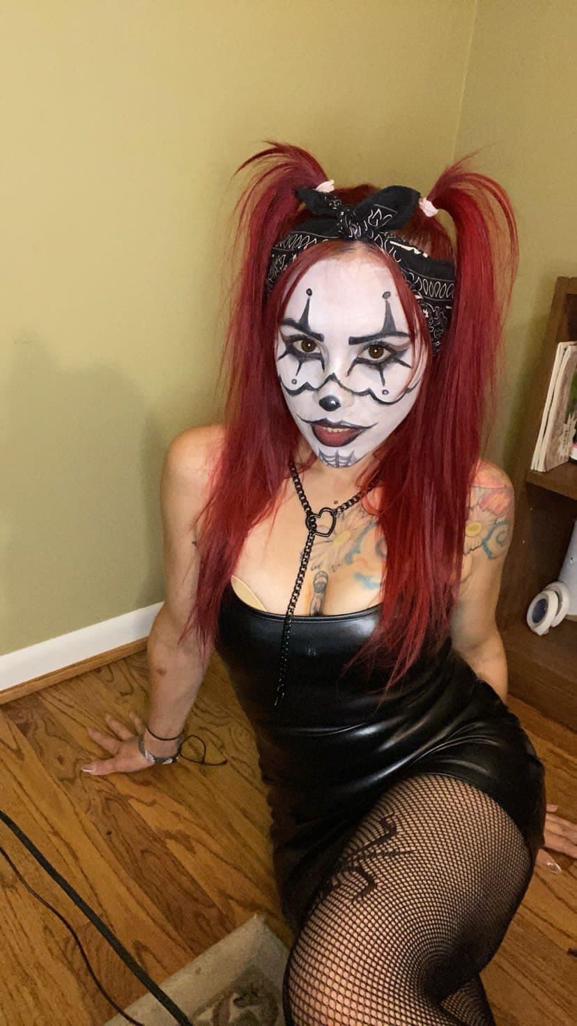 Clown teen loves something in her ass