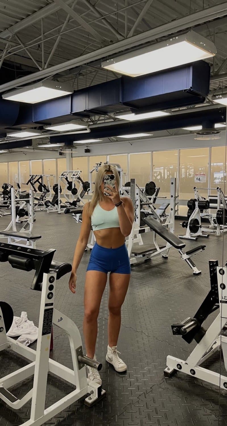 Click to view full size perfect blonde ass