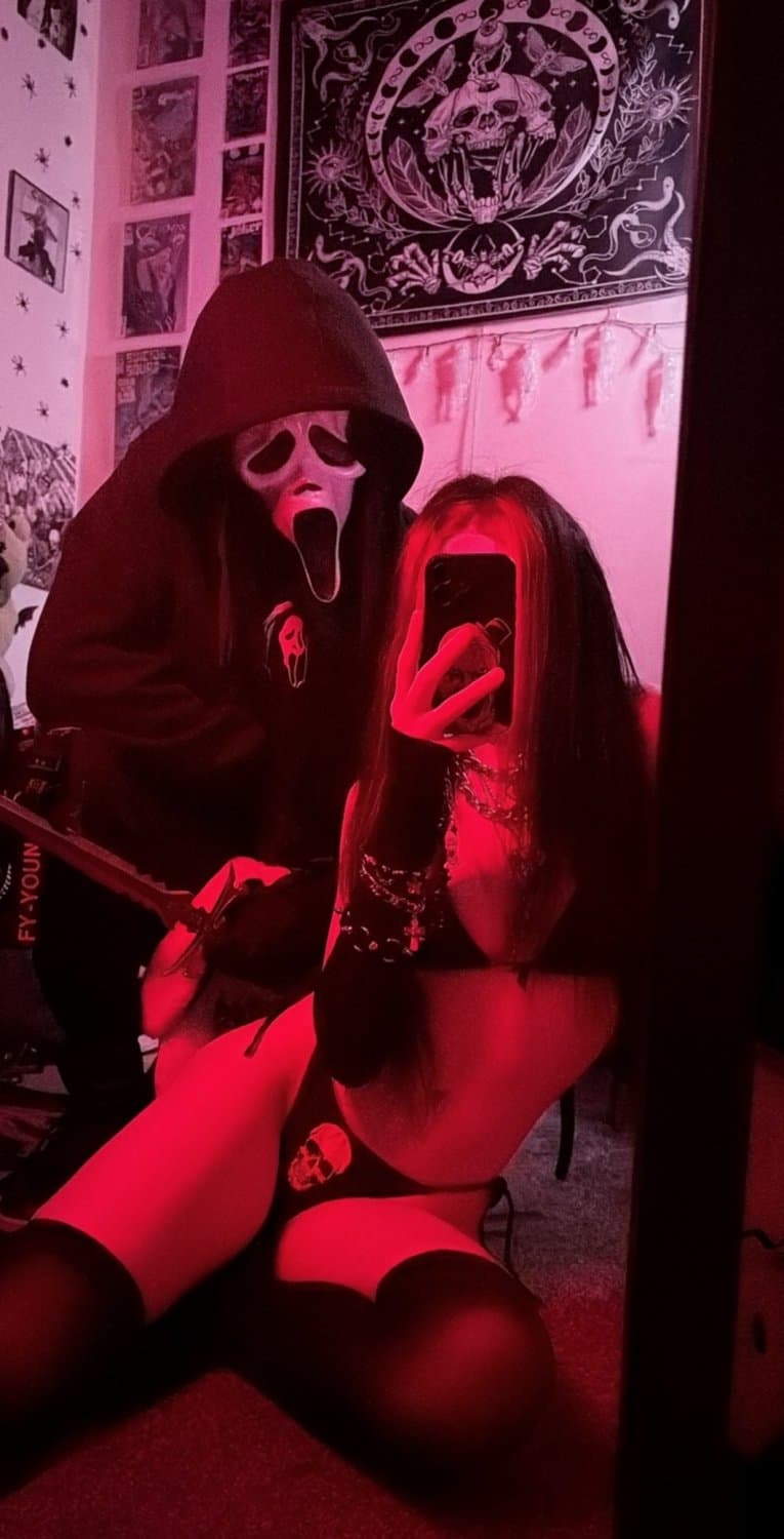 Knife and cock is my kink