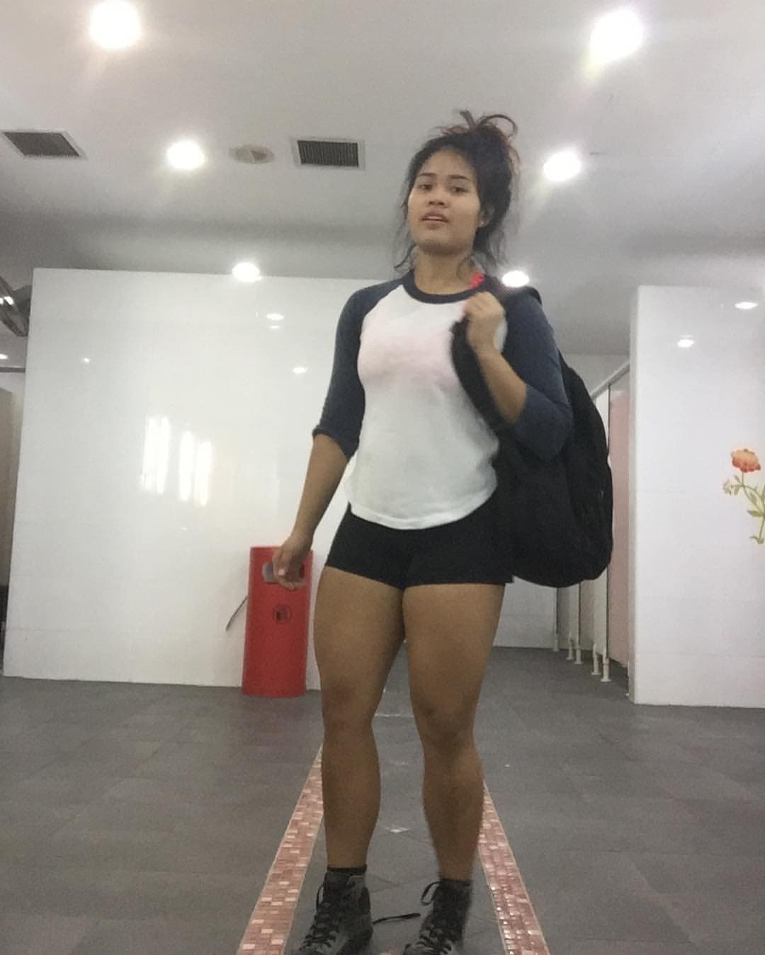 My favourite fitness girl with big thigh but I like her thigh more But she arrogance type