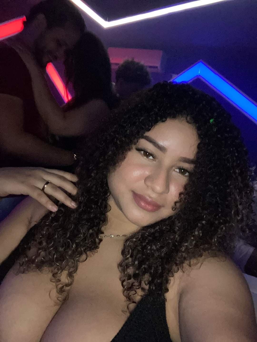 Click to view full size Latina Bigtits