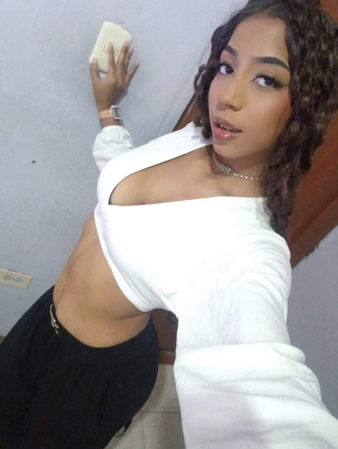 Click to view full size 19 years old video call