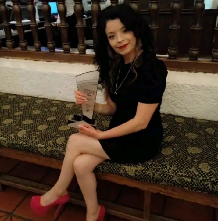 Vendedora mexicana sexi de Elektra