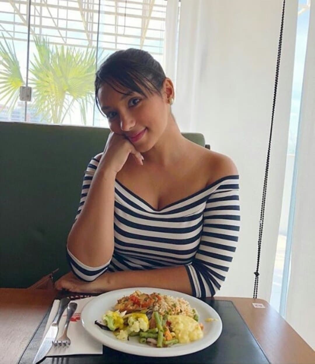 Mala Pink mãe chupando a buceta da filha