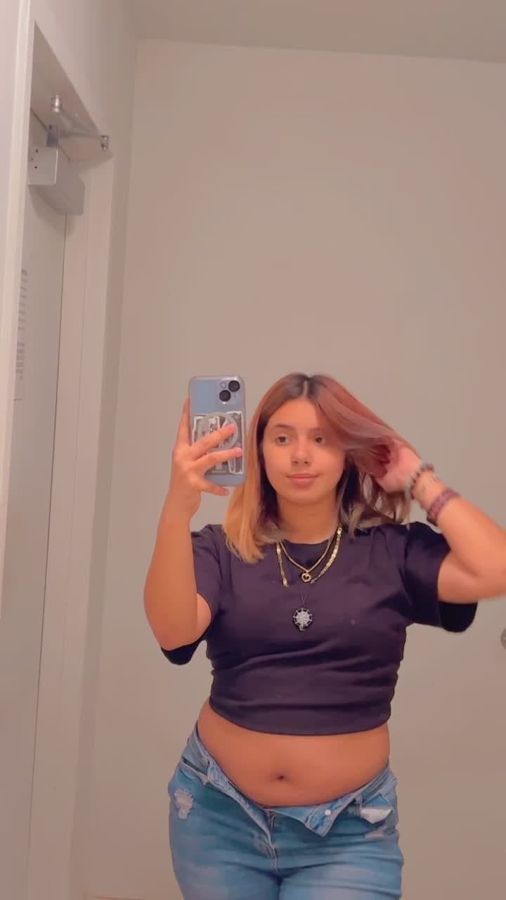 jxgxris SC show her this and ill send you all her nudes or she watches someone cum 100 times