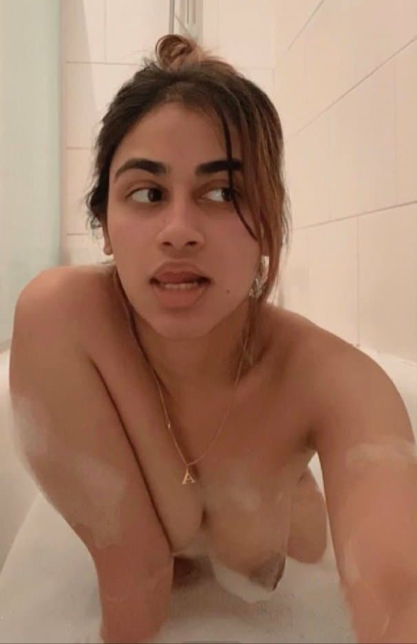 Sl Cute Posh High Class Beautiful Sexy Snapchat Rich Cheating Girl Sexy Full Nude Mirror Selfies