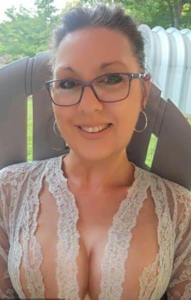 Masturbating Amateur Milf Slut Shows Her Talent (Homemade) (Caseiro)