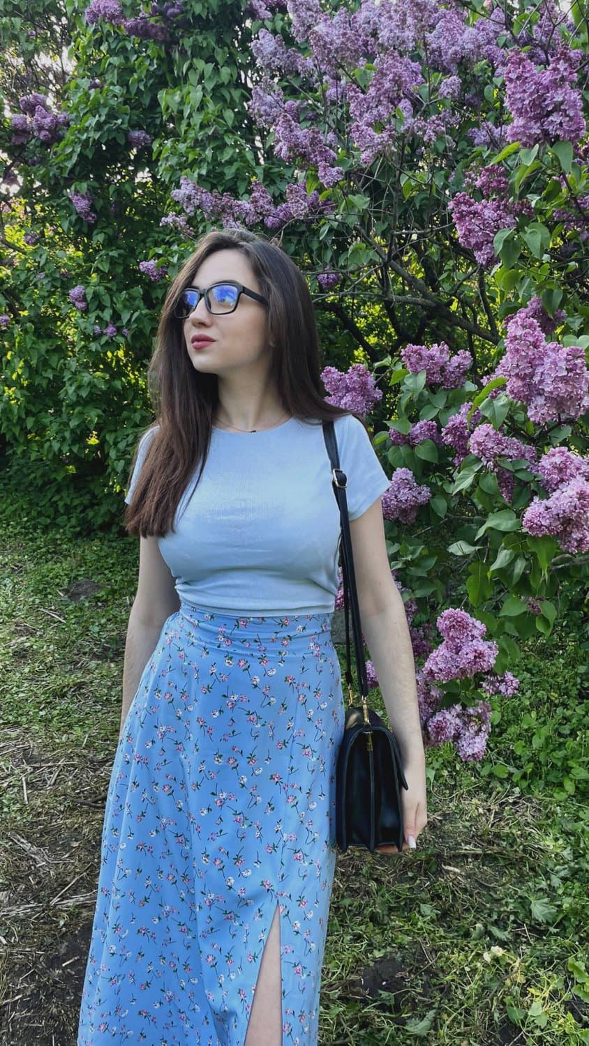 Sexy lips hot feet slut. High heel