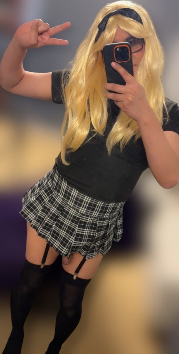 Loni is a free use sissy slut