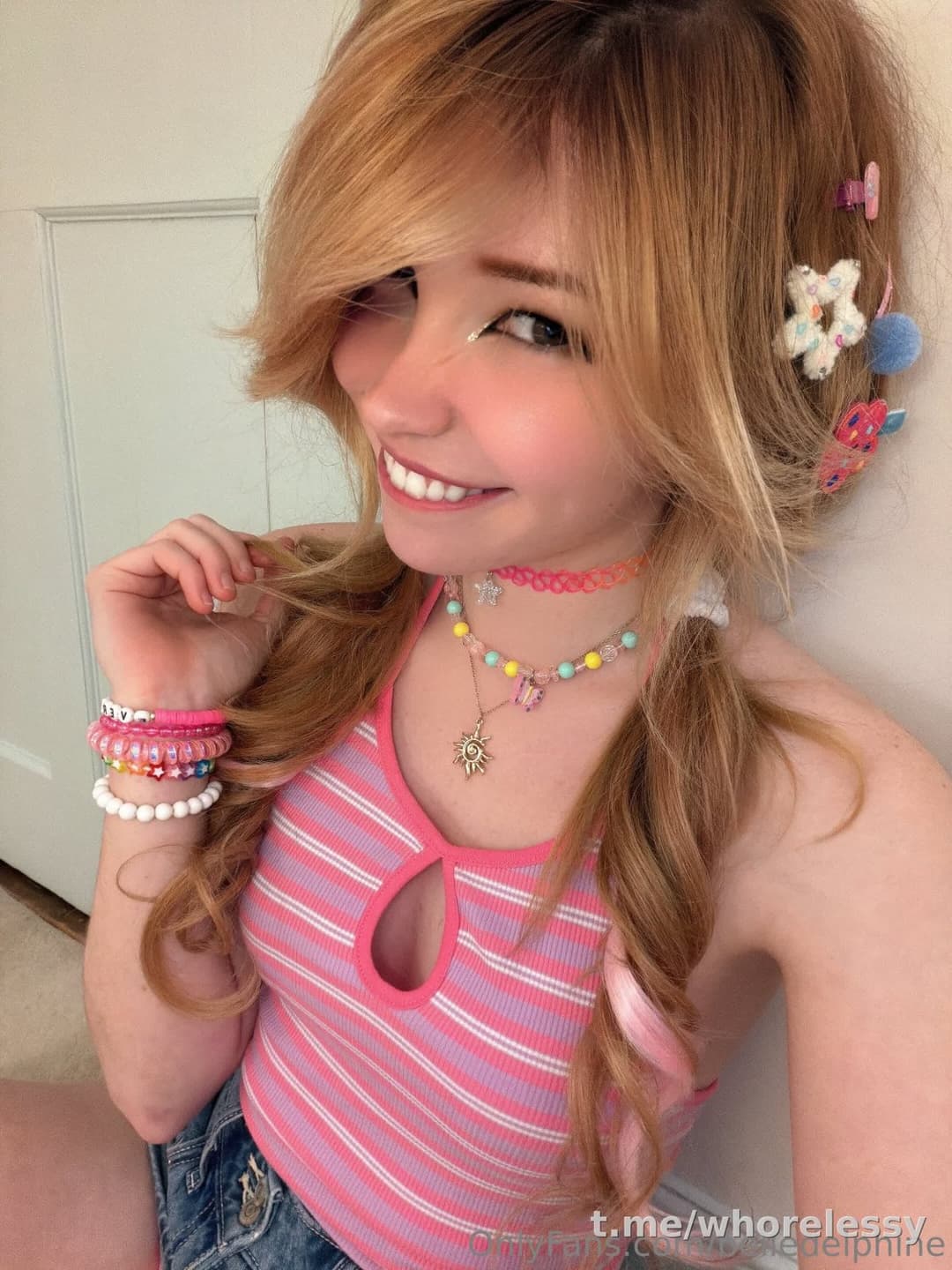 Cute egirl teases pink panties and flashes tits