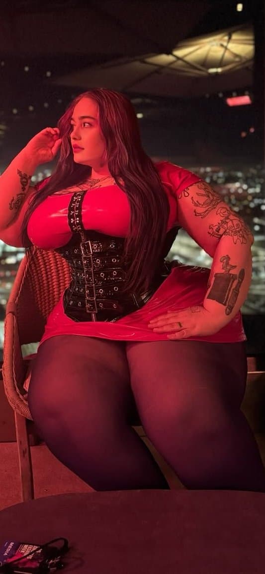 Click to view full size Bbw goth big legs