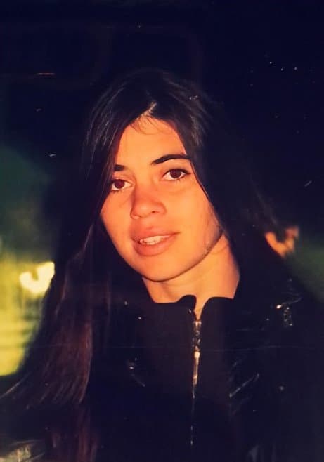 Maya, smoking hot beach babe ?