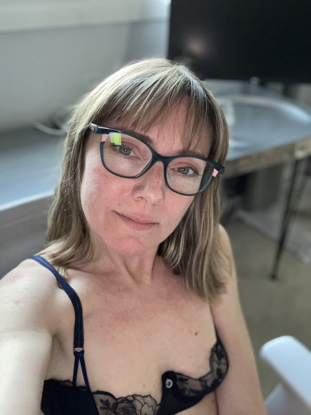 Slutwife MILF January plays with her tight pussy for her fans.