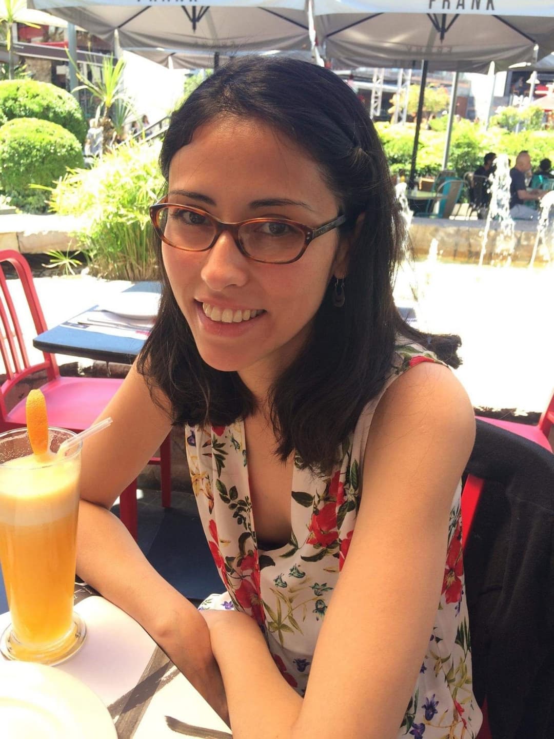 33 yr old Chilean Isabel