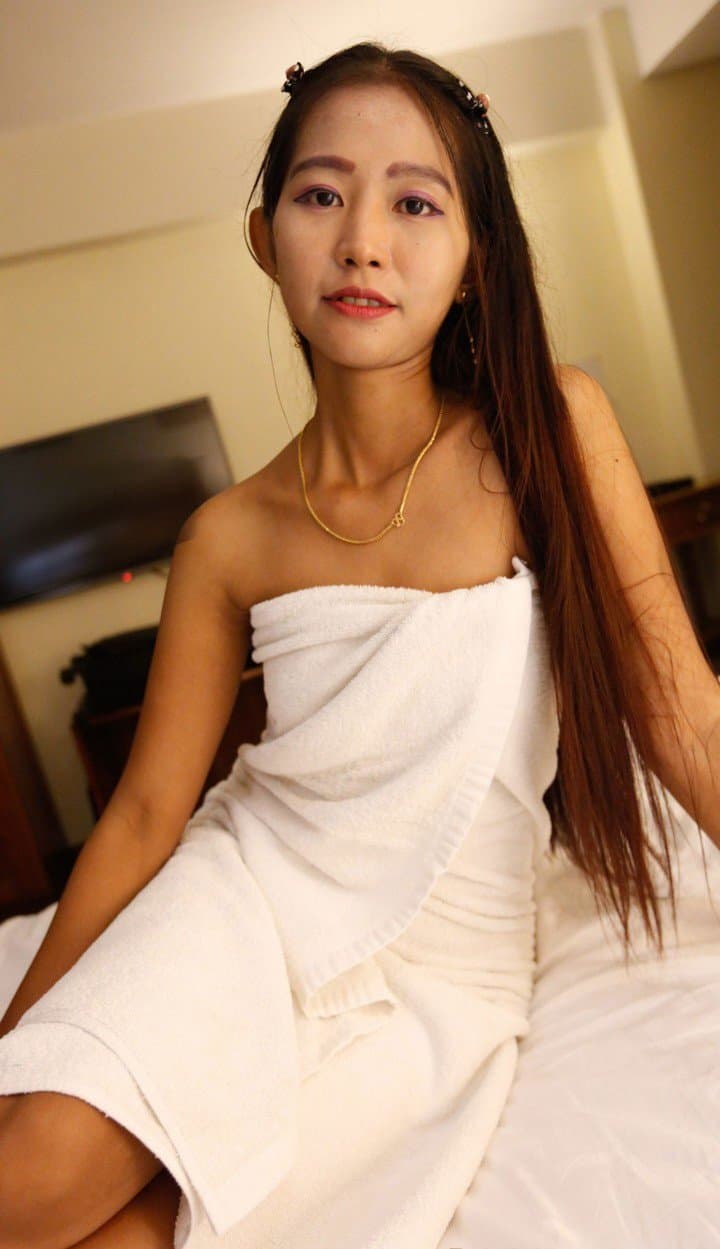 Cute filipino teen with a nice slim body creampied