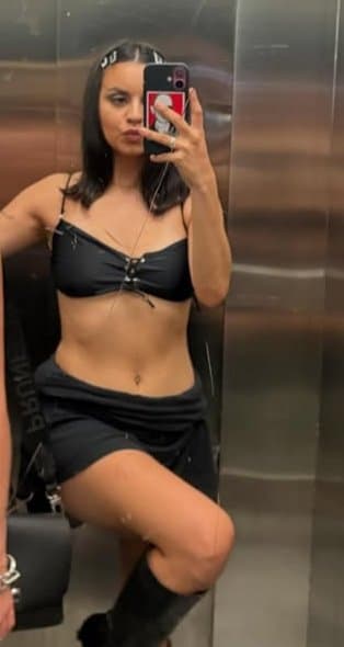 Solo a mi me calienta esta putita? es lula salomone, quiero ver que opinan ustedes y si morbosean.