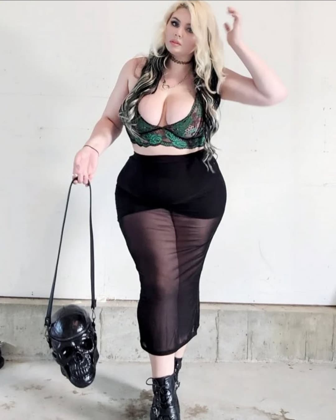 Goth slut Maud 29yo with very big boobs wants a cum shower. For same treatment my Kik in comments