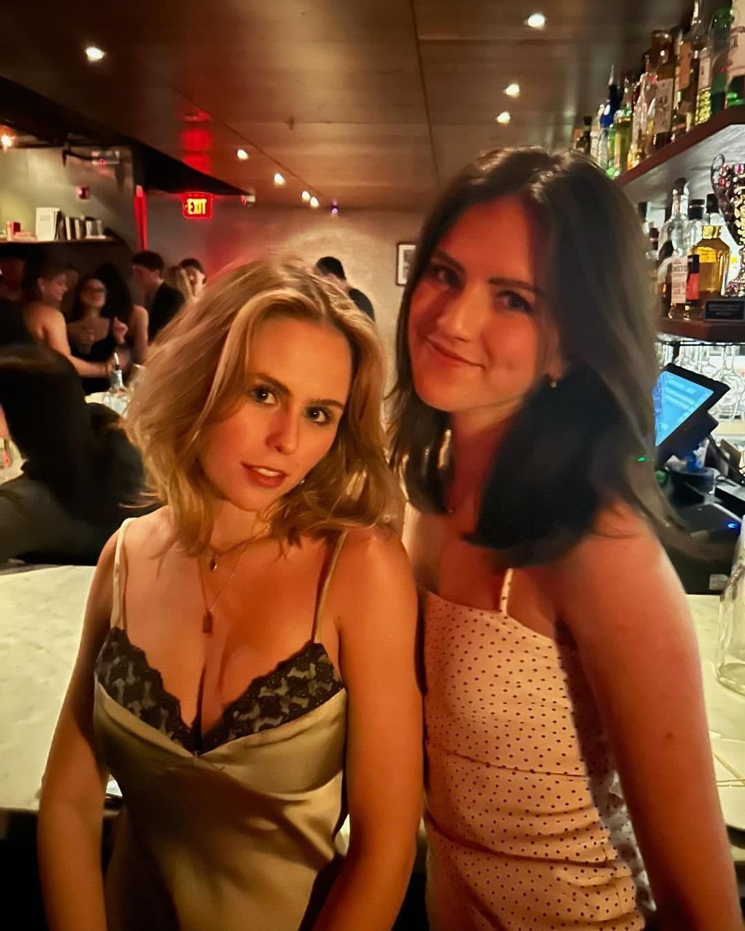 Click to view full size College slut Alessia, including ass creepshots. Kik for same