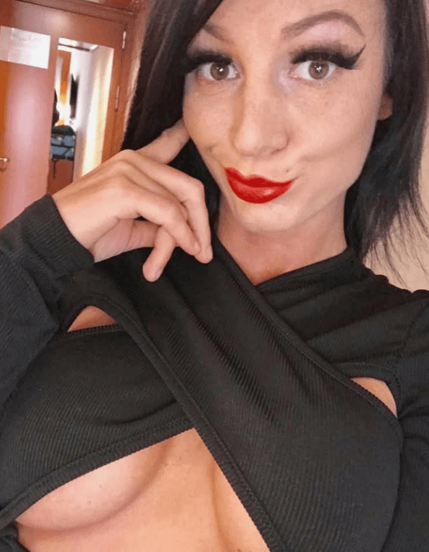 Click to view full size Fit Mom Christina From Phoenix Has A Juicy Ass