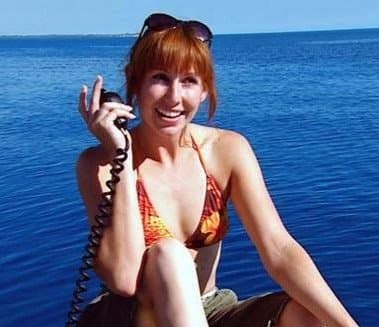 Red headed Kari Byron. Love when the dorky nerdy chic is also super sexy hot