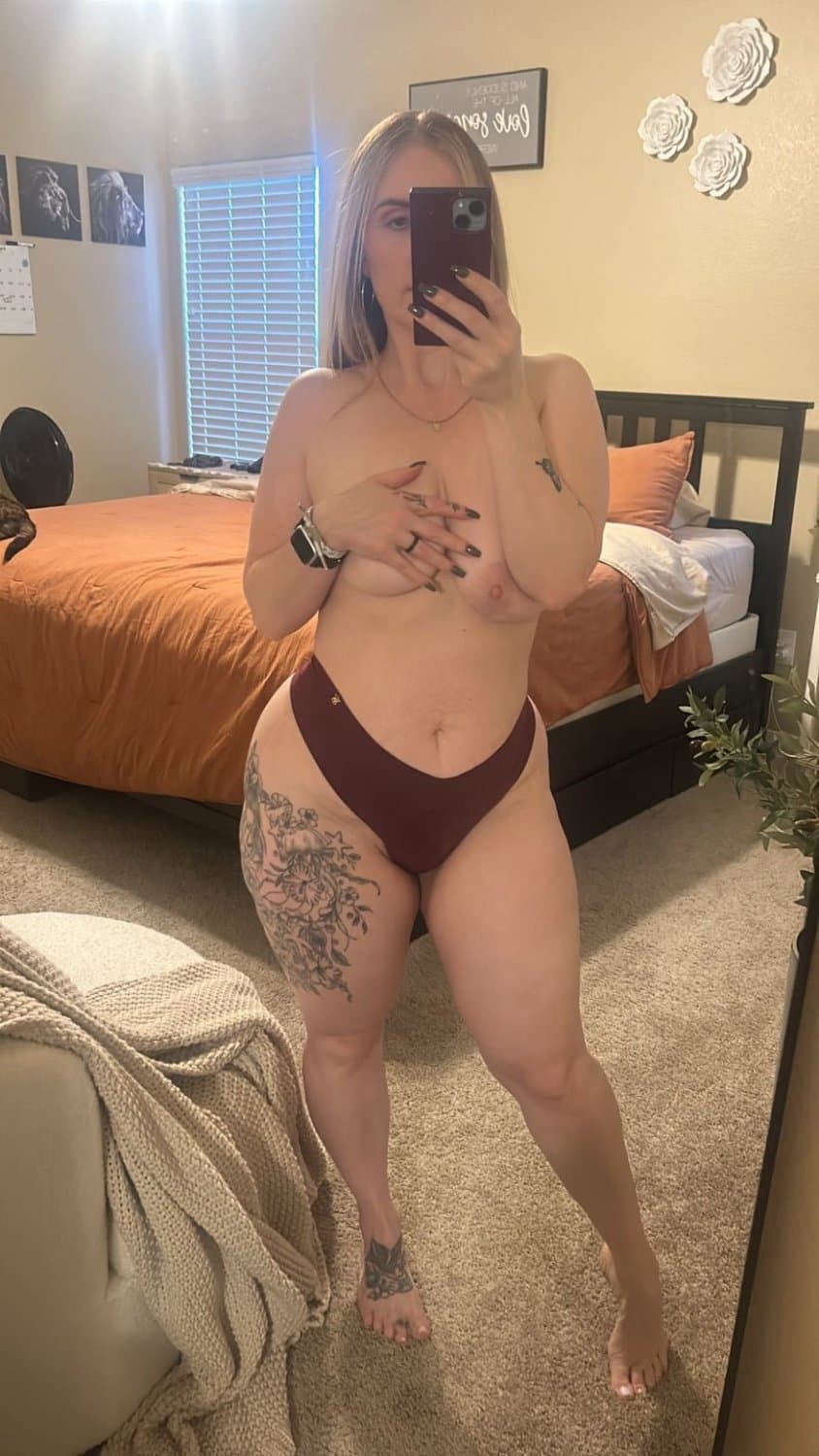 Candace 48 big ass blonde MILF