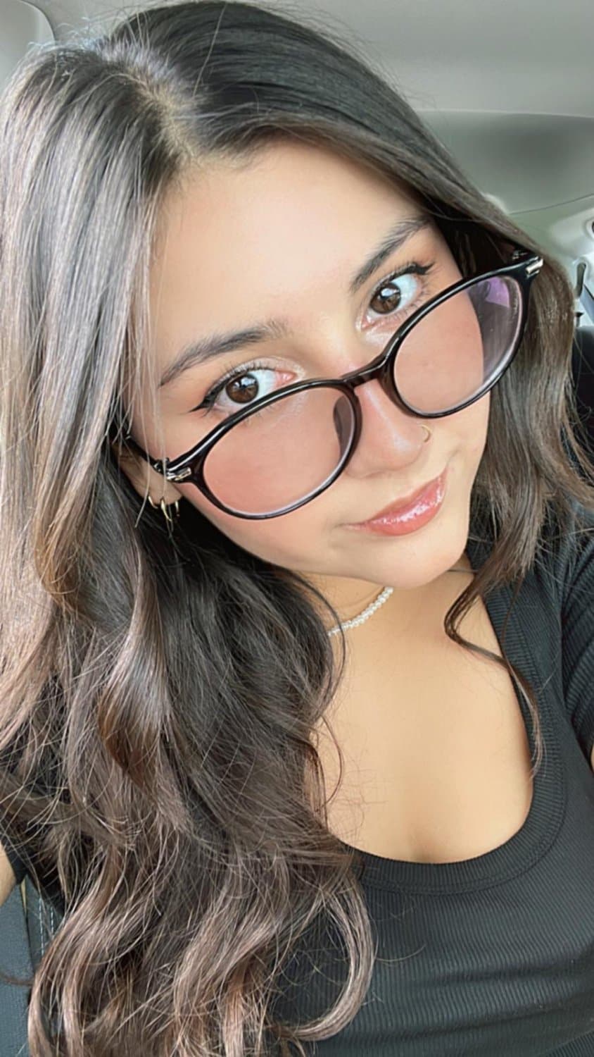 Click to view full size Latina GF’s Juicy Ass in Fishnets Gets Fucked