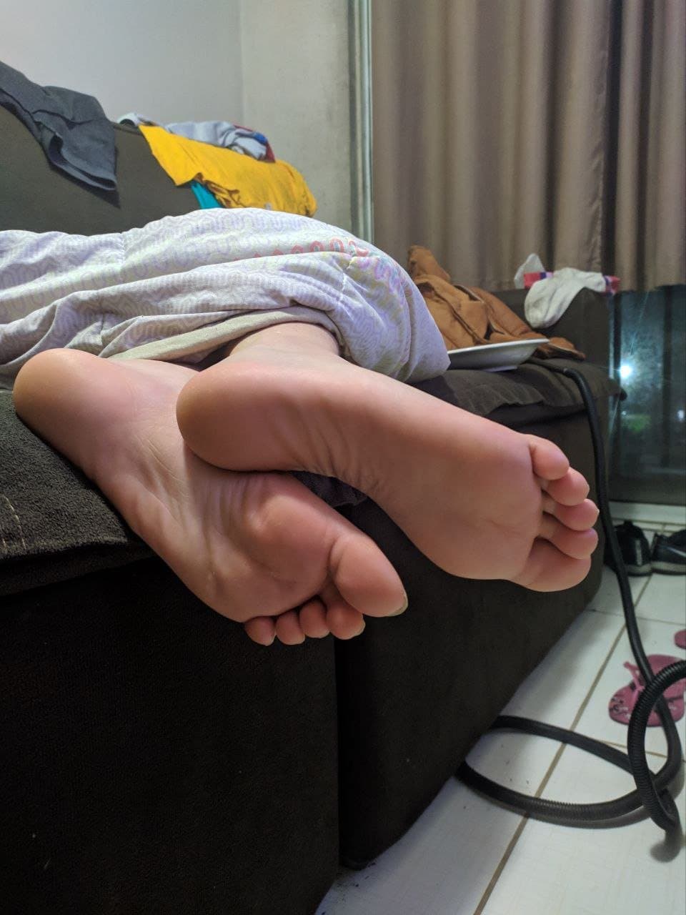 Corno quer saber oq acham da namoradinha cadela, xinguem bastante essa vadia