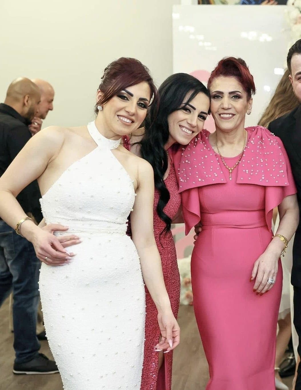 Sexy Arab Milf Amira and daughters undressed and dancing. AI Undressed Videos