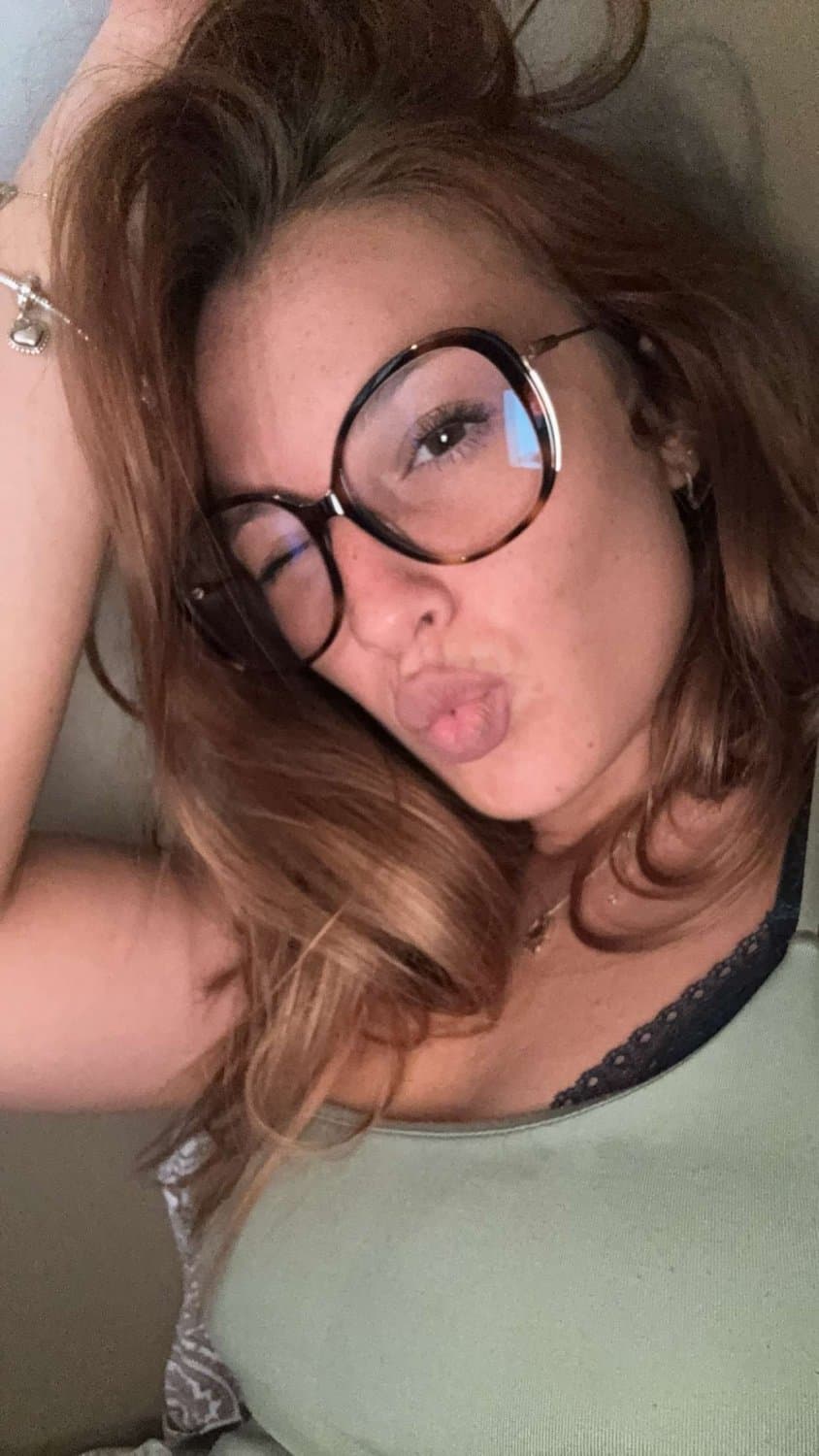 Angel face but she love dick so hard