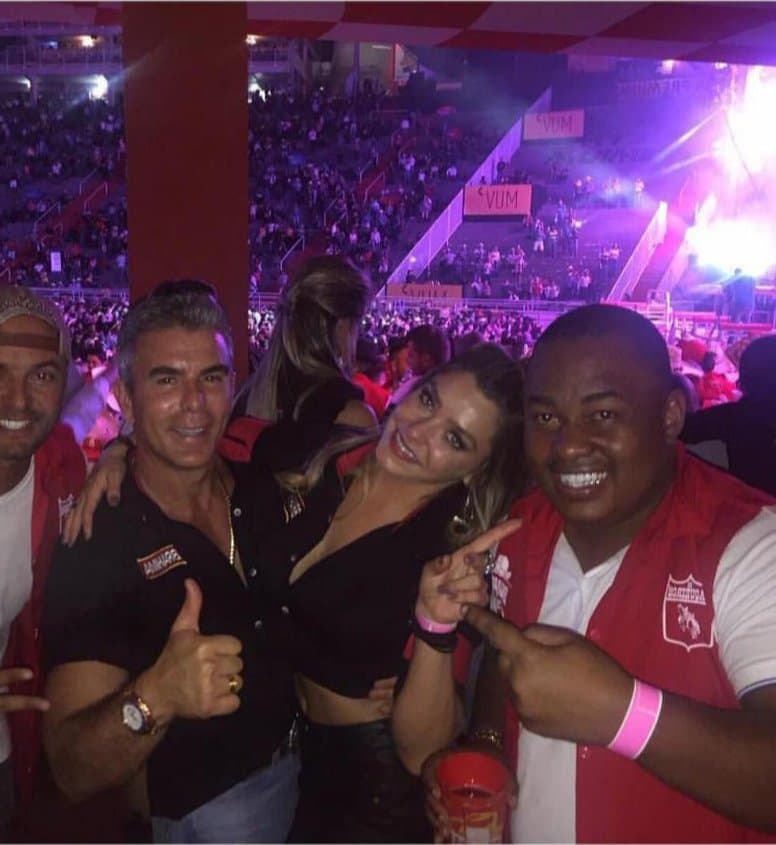 Wife Fucks Husbands Friends