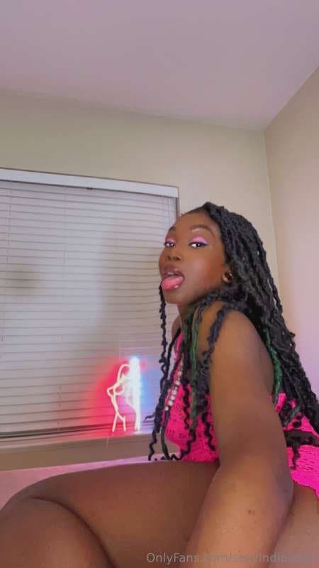 Sexyindiahaze ts sexy ébony shemale twerk