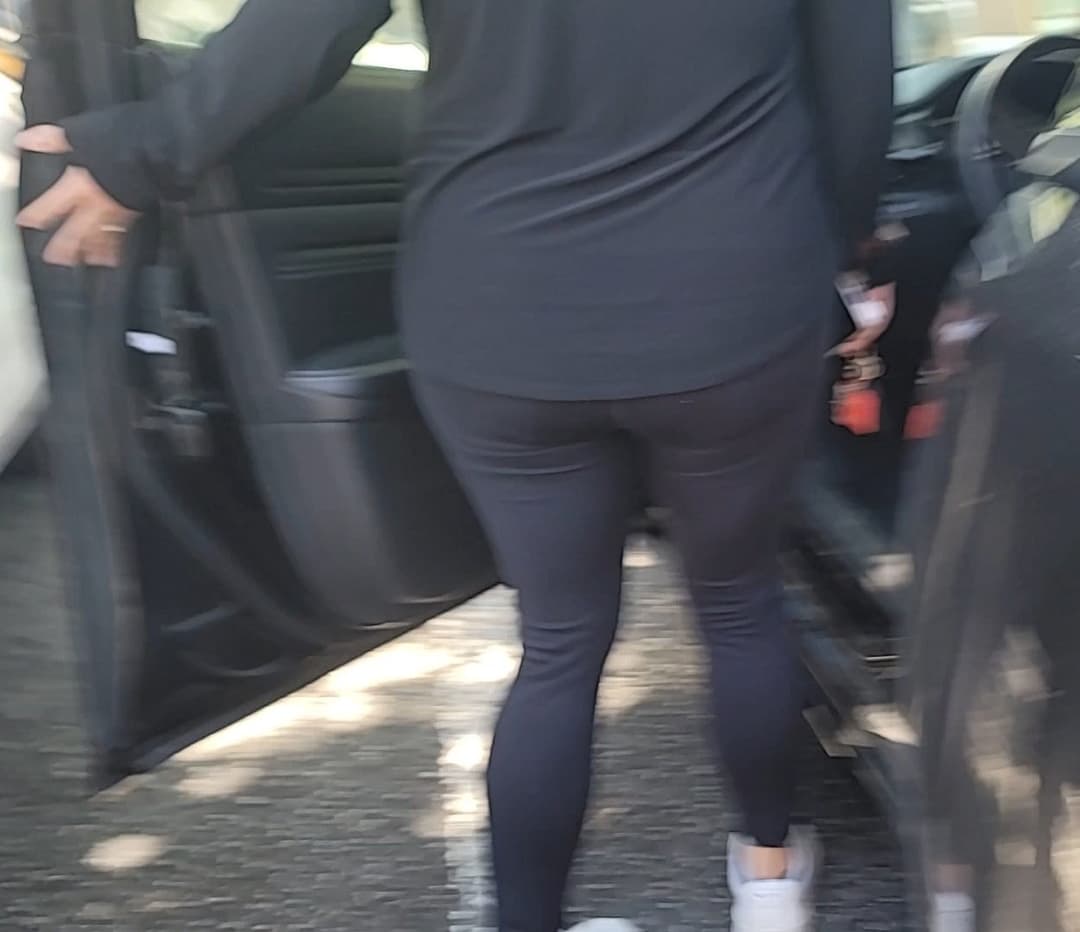 Creepshots of my latina older sister