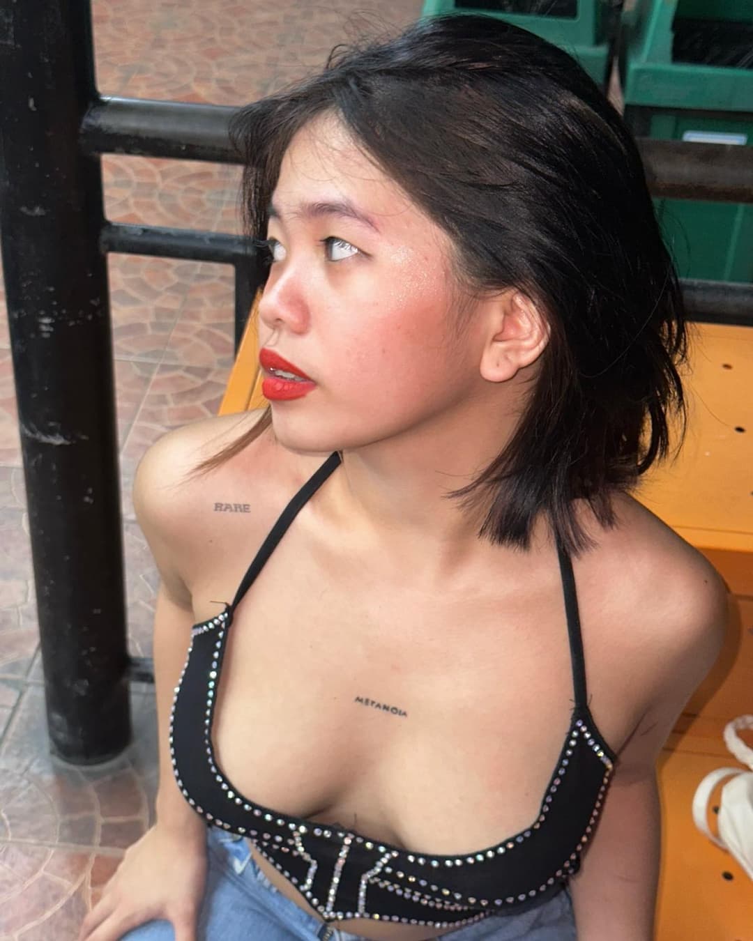 Pinay slut likes to show off her body on social media