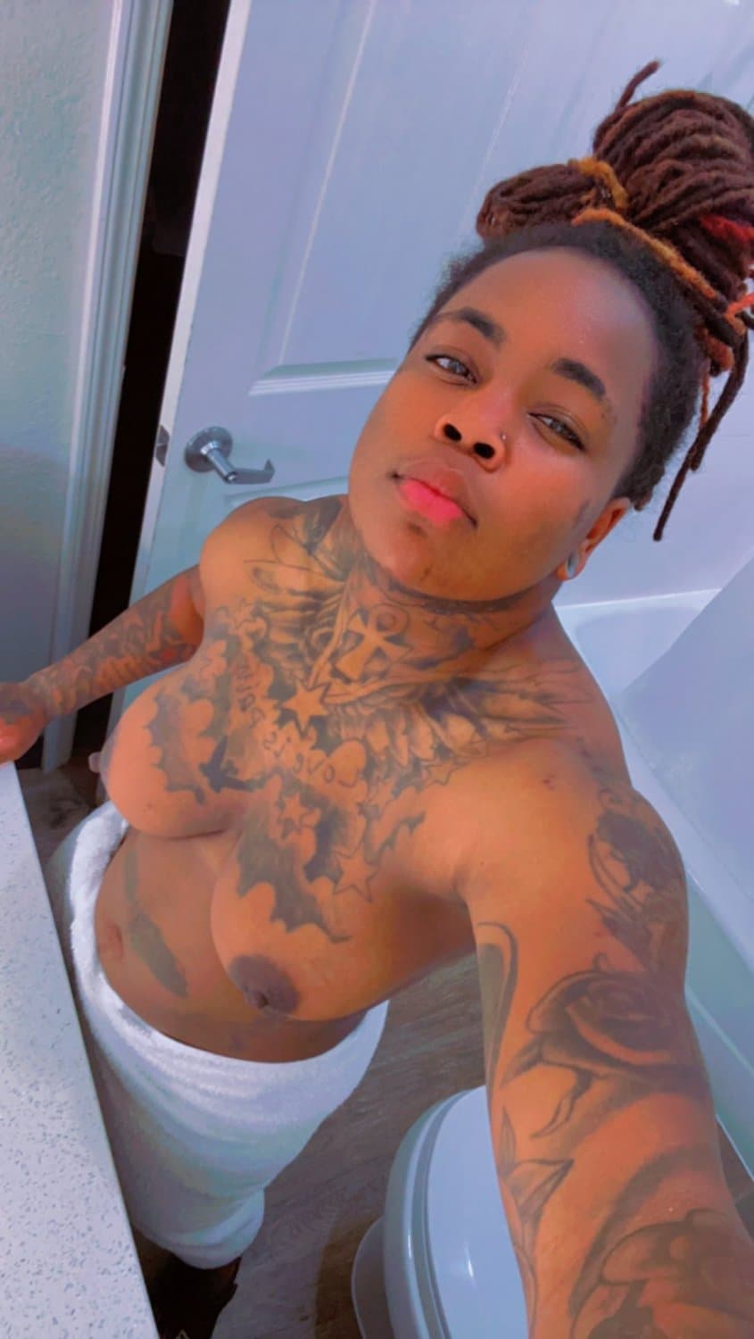 Ebony Dyke Stud Yungbull