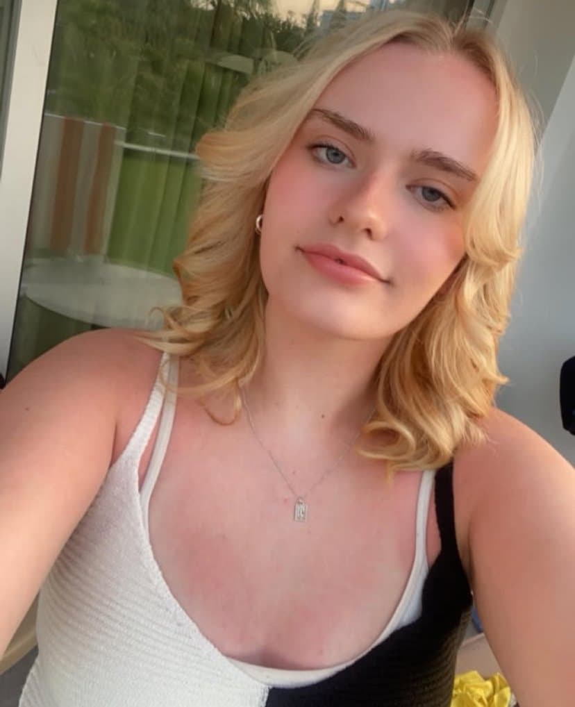 Click to view full size Repost teenage webslut Jamie Carrier to see her ass pic