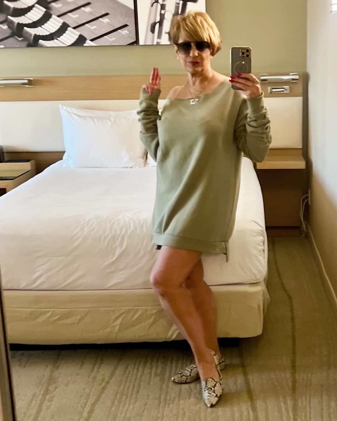 Thick Gilf flight attendant 3