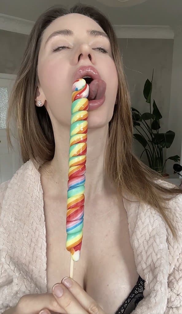 Marie a Lollipop Licker
