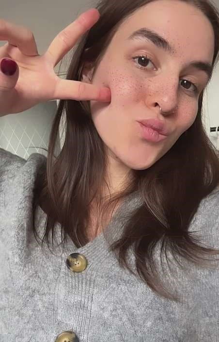 Petite salope belle chatte