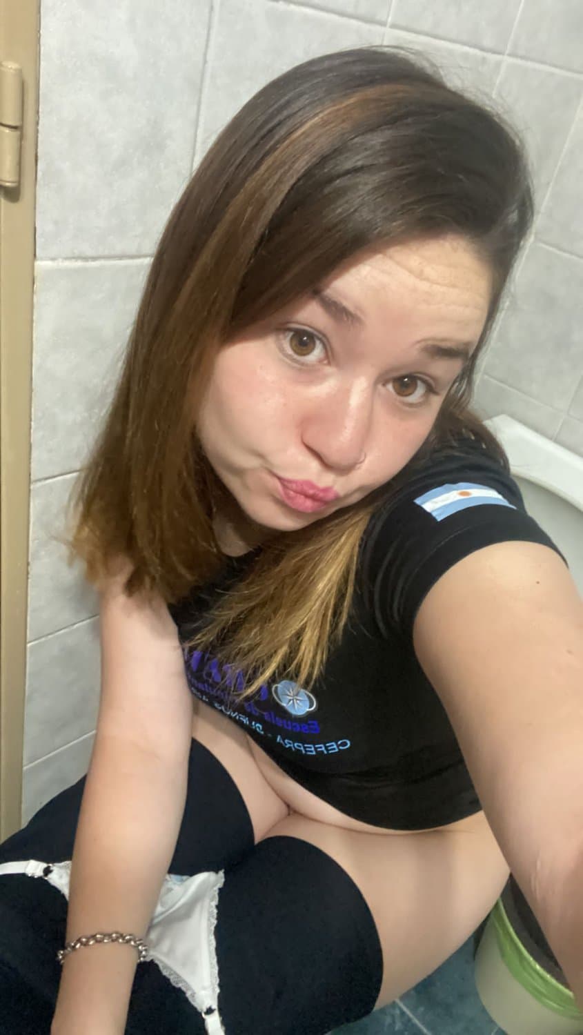 Nice Guy Shows Her Hot Slut Girlfriend To Everyone