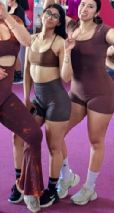 Click to view full size Bffs?❤️