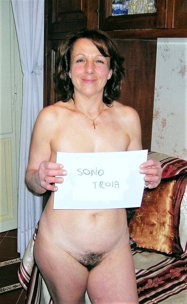 DANIELA MOGLIE E TROIA