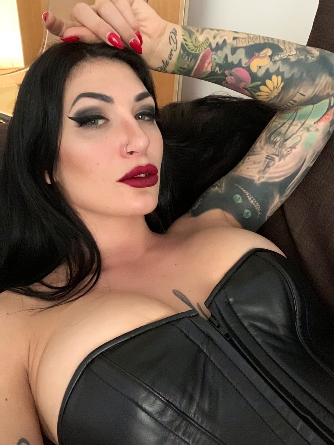 Even A 6’1 Female Dom Can’t Resist BBC