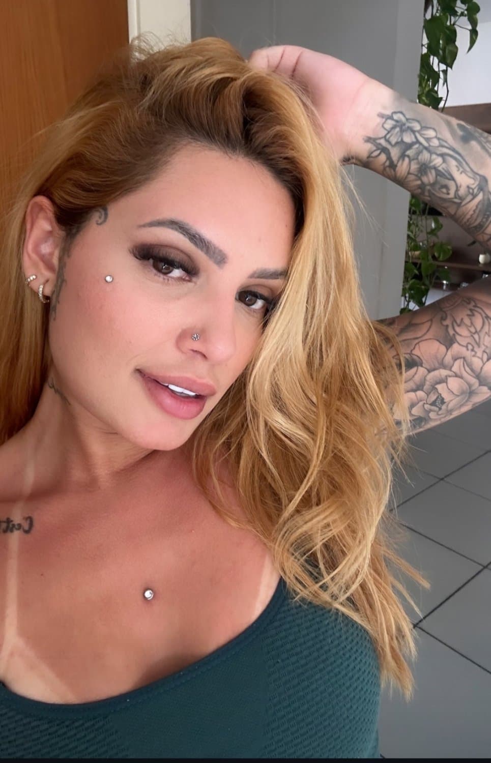 gostosas brasileiras na praia