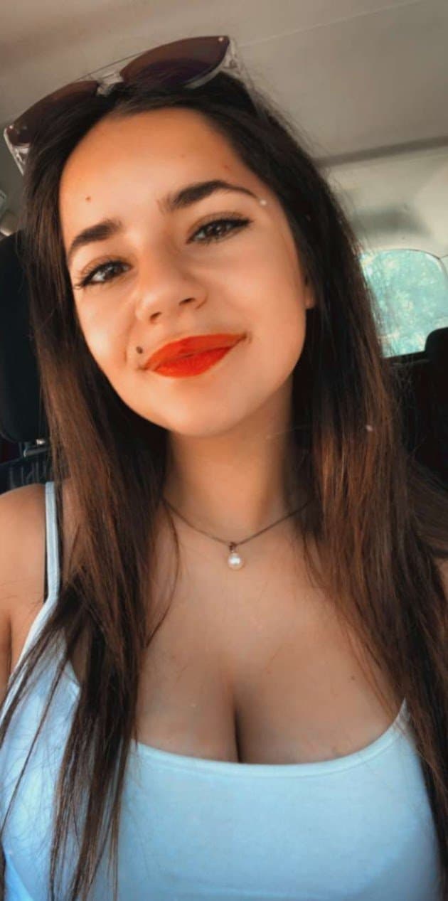 Ma pute ?? bonne branlette les gars sur ma salope de femme