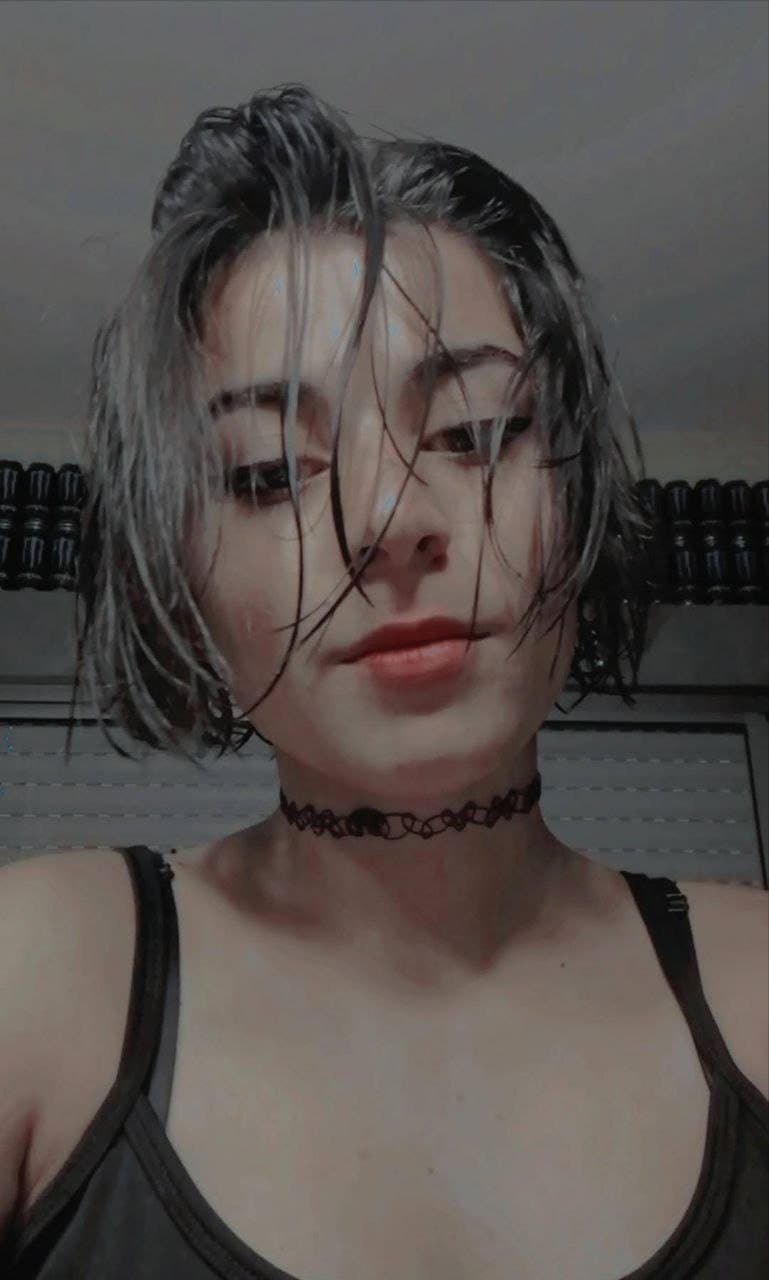 Putita traga esperma  exhibida por cornudo ??