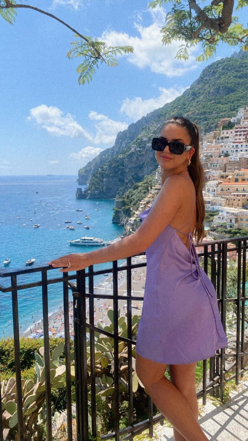 Hot bosnian slut with a great Body and nice legs and feet - footjob and cumface