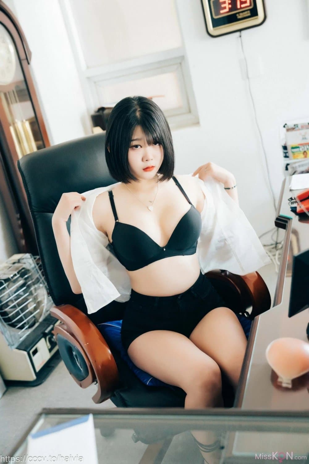 [Loozy] Zia (지아): Female Employee (148 photos)